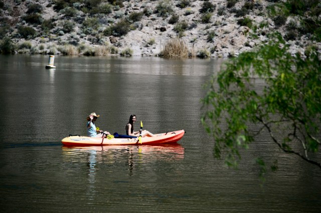 Canoeing Canyon Lake