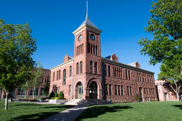 050 2016 05 23 Flag Dwtn 001